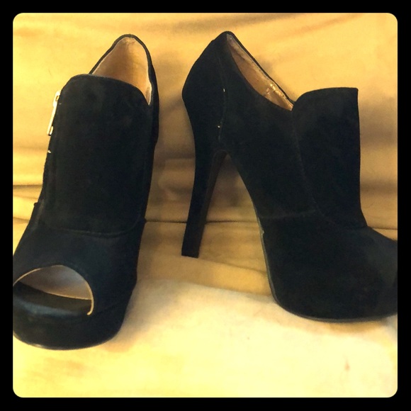 Black platform heels - Picture 1 of 5